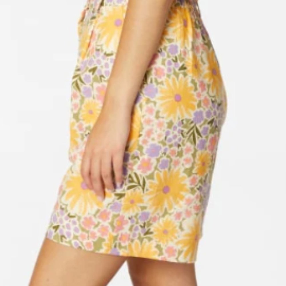 Princess Highway "Donna" Floral Shorts - Picture 2 of 6